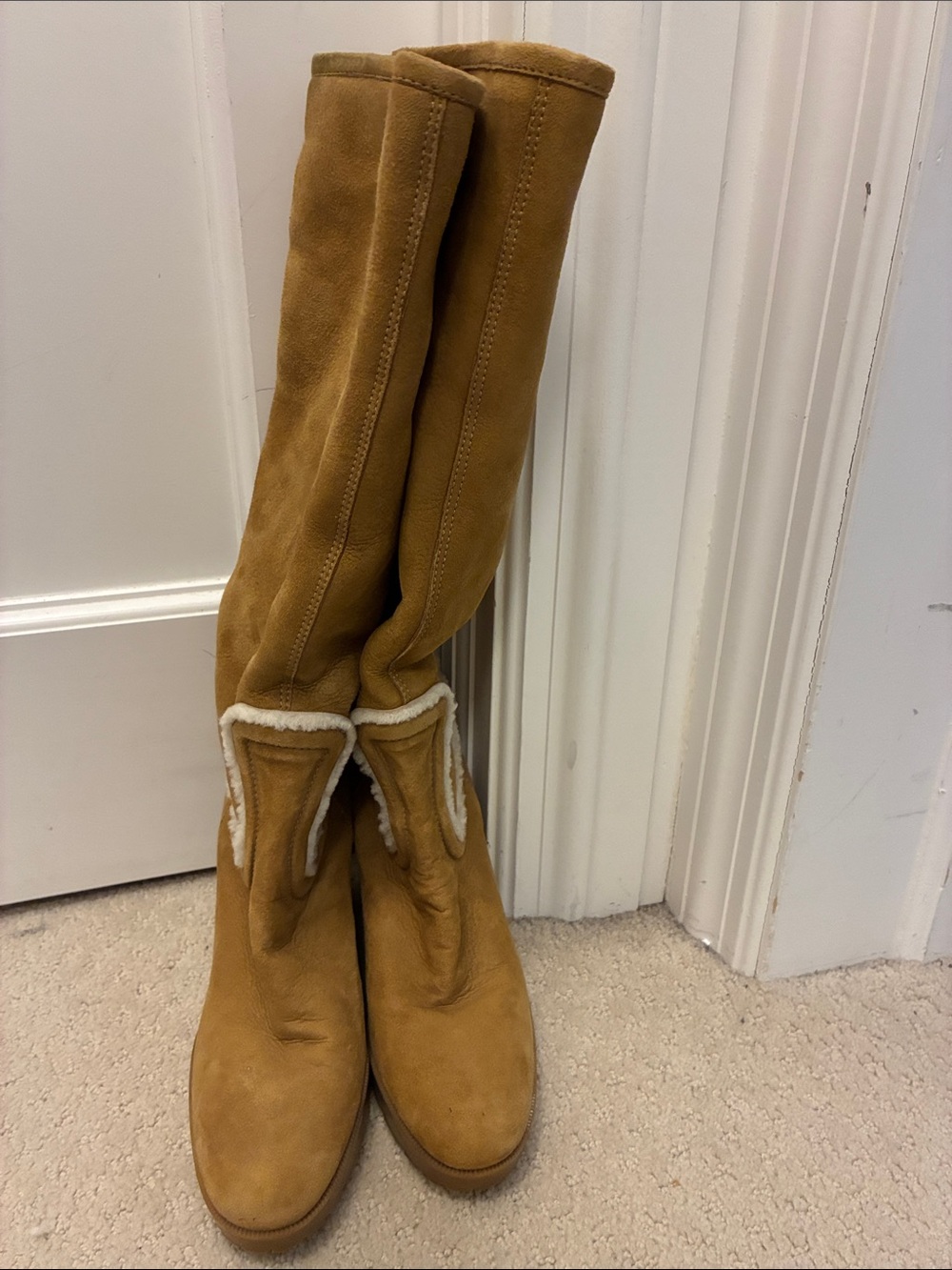 Gucci Tan Suede Shearling Trim Wedge Tall Boots Size 7.5B ⭐️